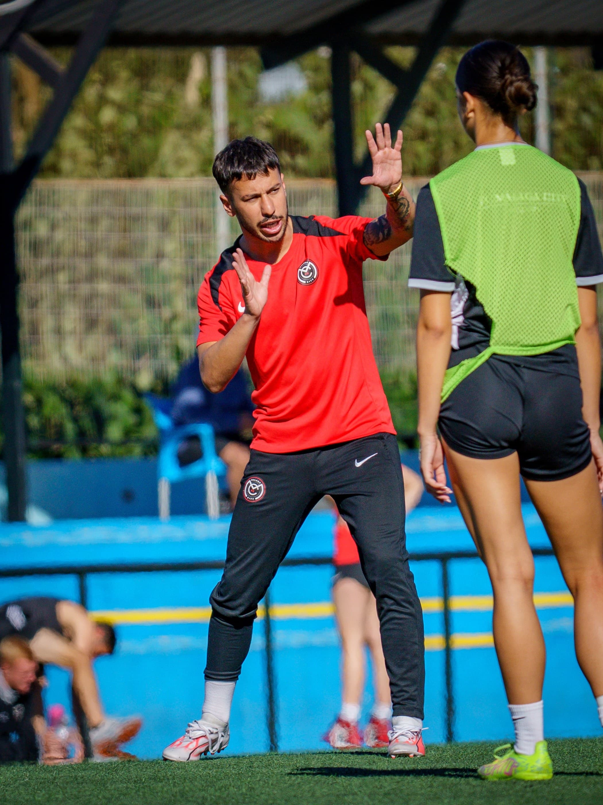 Lukaz de Paula trabalhando como treinador
